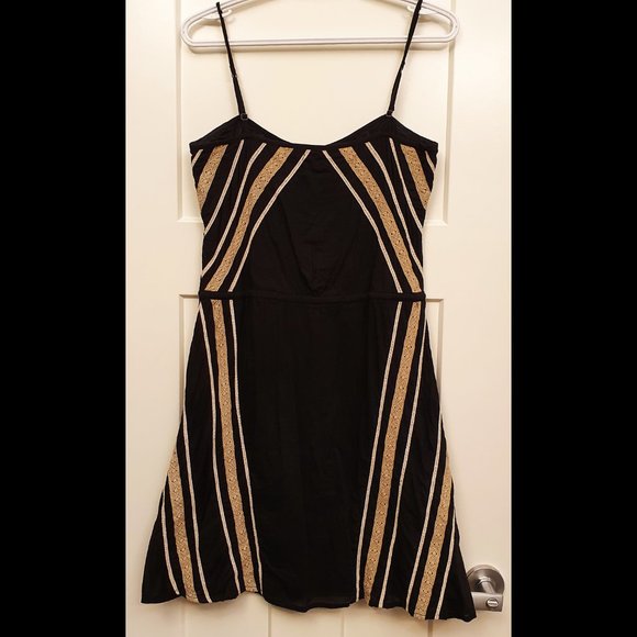 **RARE** Hurley cotton beach dress - fully lined - Picture 2 of 9